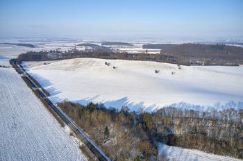 přístup na pozemek z hlavní komunikace - Prodej pozemku 46475 m², Jeníkovice