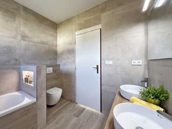 Koupelna - Prodej bytu 4+kk v osobním vlastnictví 100 m², Srubec