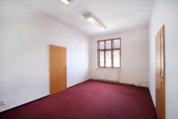 +420 604 191 744 I denisa.myslivcova@re-max.cz - Pronájem kancelářských prostor 41 m², Ostrava