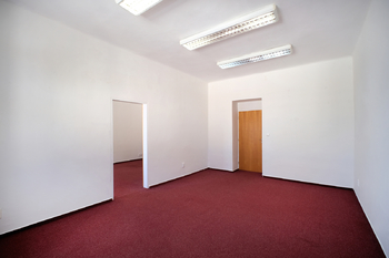 +420 604 191 744 I denisa.myslivcova@re-max.cz - Pronájem kancelářských prostor 41 m², Ostrava