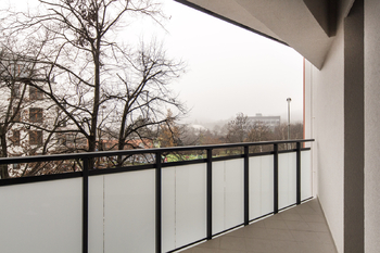 balkon - Prodej bytu 3+1 v osobním vlastnictví 63 m², Praha 4 - Nusle