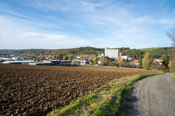 Prodej pozemku 3200 m², Lípa