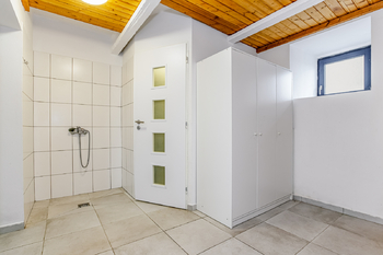 1PP, sprcha - Prodej chaty / chalupy 200 m², Borovany