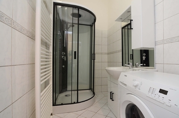 Pronájem bytu 2+1 v osobním vlastnictví 56 m², Praha 8 - Libeň