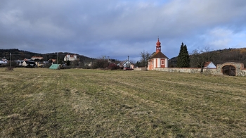 Prodej pozemku 1556 m², Valeč