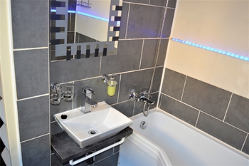 Prodej bytu 2+1 v osobním vlastnictví 56 m², Hradec Králové