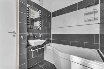 Prodej bytu 2+1 v osobním vlastnictví 56 m², Hradec Králové