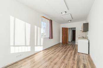 Pronájem bytu 1+kk v osobním vlastnictví 29 m², Škvorec