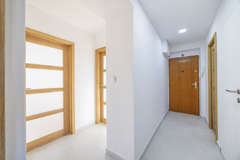 Předsíň - Pronájem bytu 3+1 v osobním vlastnictví 55 m², Praha 6 - Dejvice