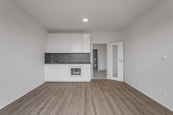 Pronájem bytu 1+kk v osobním vlastnictví 35 m², Praha 5 - Sobín