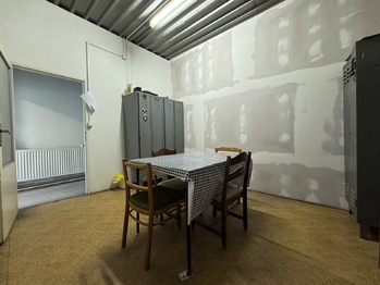 Pronájem výrobních prostor 2322 m², Věžky