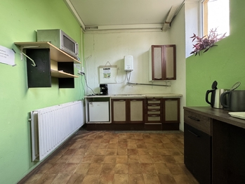 Pronájem výrobních prostor 2322 m², Věžky