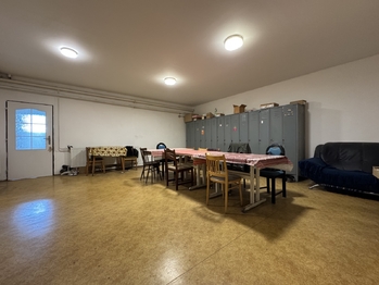 Pronájem výrobních prostor 2322 m², Věžky