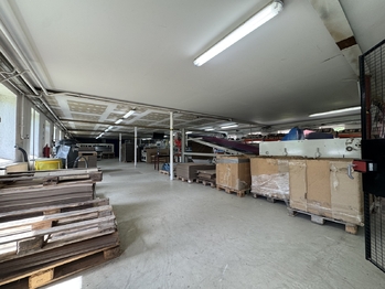 Pronájem výrobních prostor 2322 m², Věžky