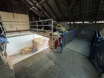 Pronájem výrobních prostor 2322 m², Věžky