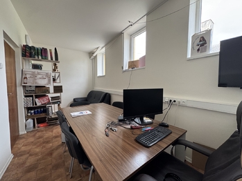 Pronájem výrobních prostor 2322 m², Věžky