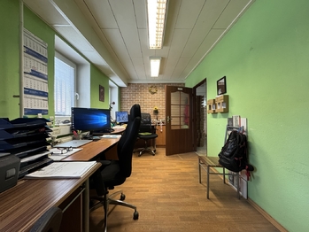 Pronájem výrobních prostor 2322 m², Věžky