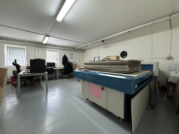 Pronájem výrobních prostor 2322 m², Věžky