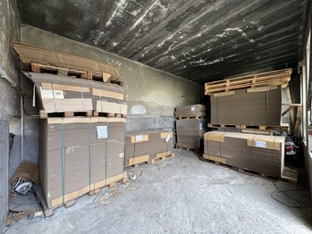 Pronájem výrobních prostor 2322 m², Věžky