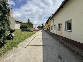 Pronájem výrobních prostor 2322 m², Věžky