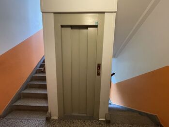 výtah - Pronájem bytu 1+1 v osobním vlastnictví 36 m², Kladno