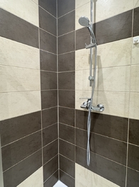 sprchový kout - Pronájem bytu 1+1 v osobním vlastnictví 36 m², Kladno