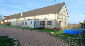 Čp. 1 - pohled od vrat - Prodej zemědělského objektu 251 m², Staré Sedlo