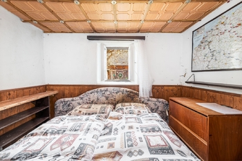 Pokoj s výhledem na dvorek - Prodej chaty / chalupy 153 m², Vacovice