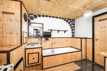 Koupelna s vanou, WC a komorou - Prodej chaty / chalupy 153 m², Vacovice