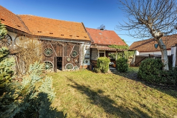 Stodola a pergola - Prodej chaty / chalupy 153 m², Vacovice