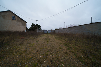 vjezd do areálu - Prodej domu 1313 m², Vranovice