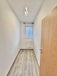 Šatna - Pronájem bytu 2+kk v osobním vlastnictví 62 m², Benešov