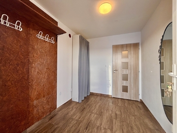 Vstupní chodba - Prodej domu 259 m², Opatovice