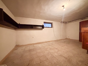 Suterén - Prodej domu 259 m², Opatovice