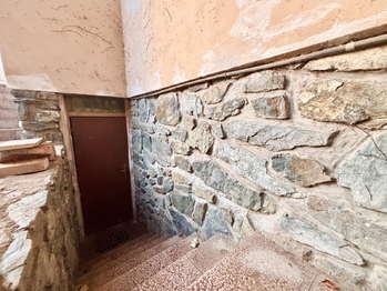 Vstup do suterénu ze dvora - Prodej domu 259 m², Opatovice