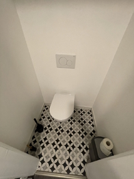 WC - Pronájem bytu 2+kk v osobním vlastnictví 38 m², Praha 9 - Libeň
