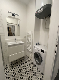 koupelna - Pronájem bytu 2+kk v osobním vlastnictví 38 m², Praha 9 - Libeň