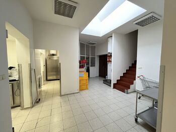 Pronájem obchodních prostor 224 m², Vsetín