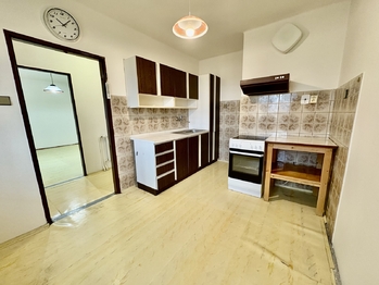 Prodej domu 180 m², Žihobce