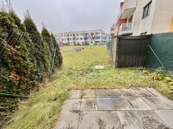 Teráska u bytu - Prodej bytu 2+kk v osobním vlastnictví 67 m², Praha 9 - Dolní Počernice