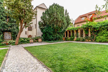 Zahrada domu - Pronájem kancelářských prostor 14 m², Praha 1 - Malá Strana