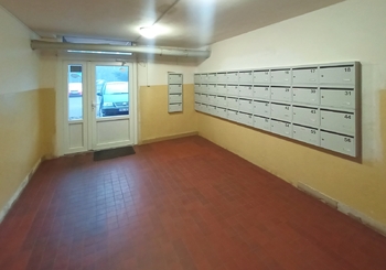 Naše shránka má číslo 18. - Pronájem bytu 1+kk v osobním vlastnictví 19 m², Lubná