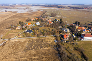 Prodej pozemku 970 m², Suchdol