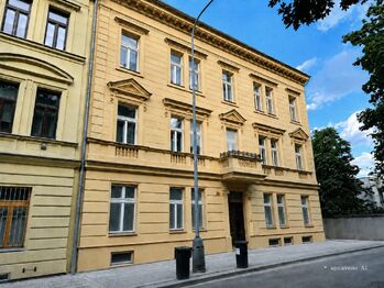 Prodej bytu 2+kk v osobním vlastnictví 37 m², Praha 5 - Smíchov
