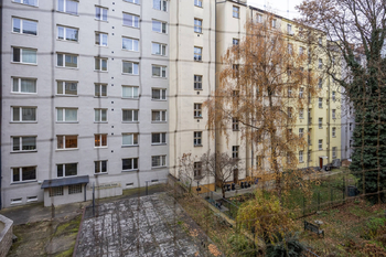 Vnitroblok - Prodej bytu 2+kk v družstevním vlastnictví 43 m², Praha 7 - Holešovice