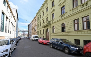 Pronájem bytu 1+1 v osobním vlastnictví 56 m², Praha 5 - Smíchov
