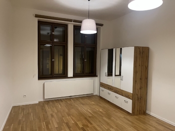Pronájem bytu 1+1 v osobním vlastnictví 56 m², Praha 5 - Smíchov