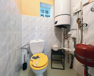 WC v 1. NP - Prodej domu 111 m², Kyselka