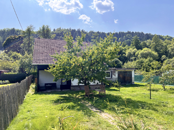 Pohled od vchodu - Prodej domu 111 m², Kyselka