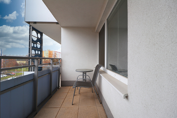 Lodžie - Pronájem bytu 3+kk v osobním vlastnictví 64 m², Praha 10 - Horní Měcholupy